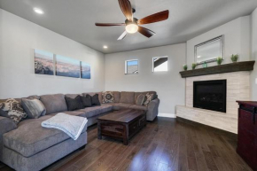 Hawk II - Stylish Retreat in Quiet Neighborhood
